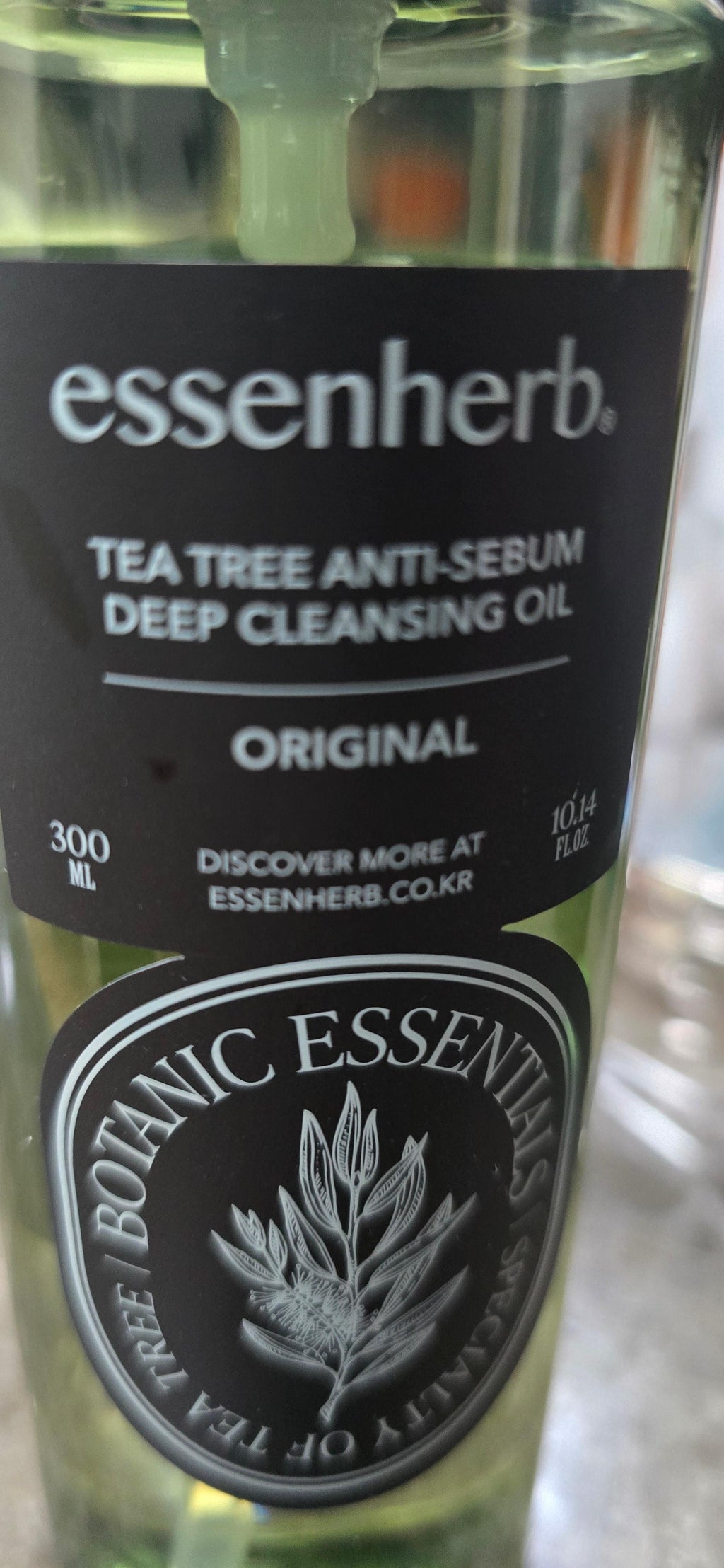 Essenherb Tea Tree Anti-Sebum Deep Cleansing Oil 300ml