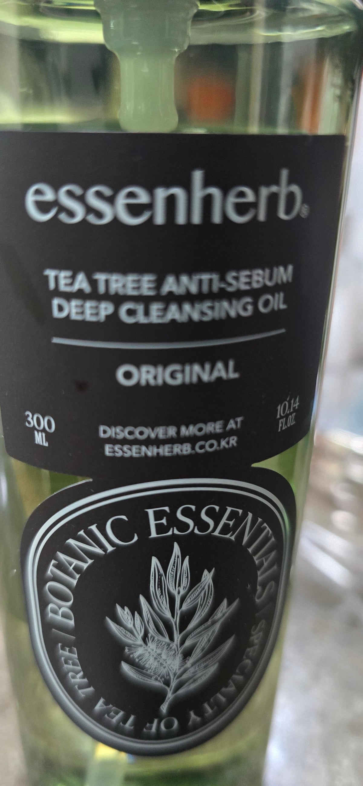 Essenherb Tea Tree Anti-Sebum Deep Cleansing Oil 300ml