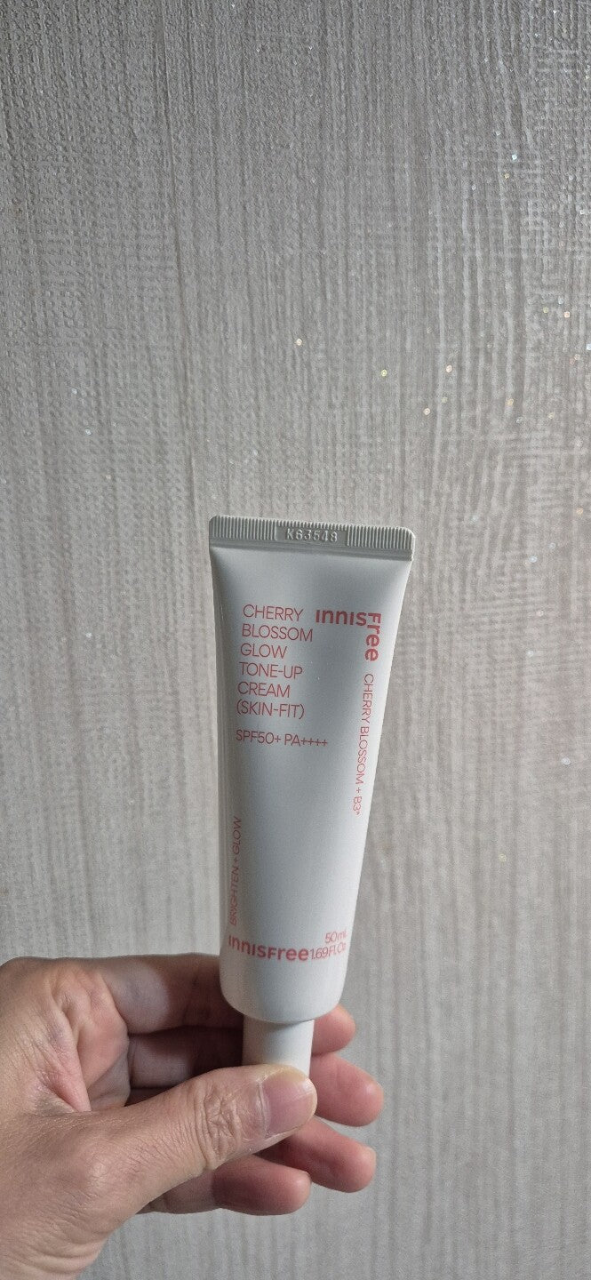 Innisfree Jeju Cherry Blossom Glow Skin-Fit Tone-Up Cream 50ml