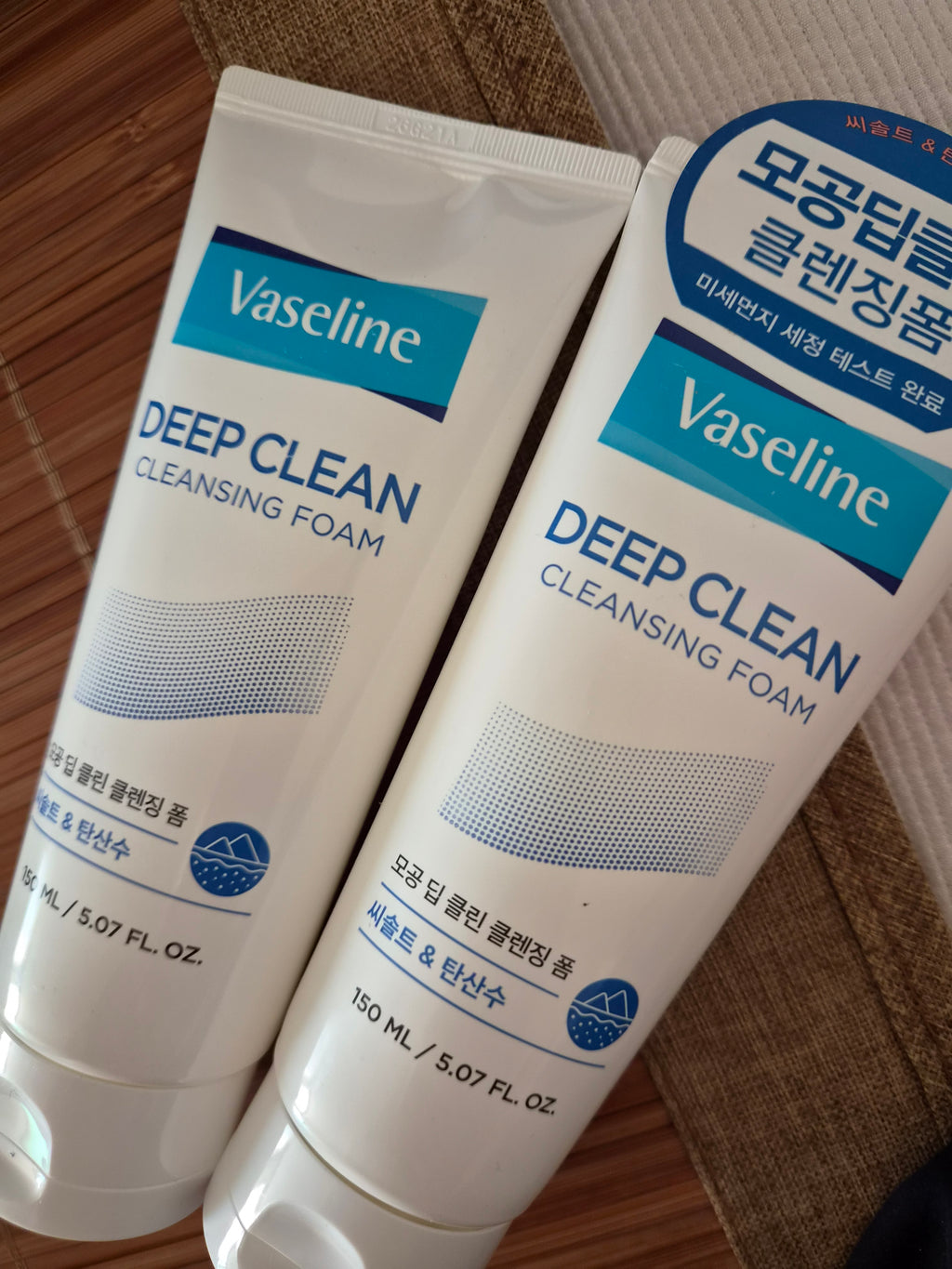 Aekyung Vaseline Deep Clean Cleansing Foam 150ml